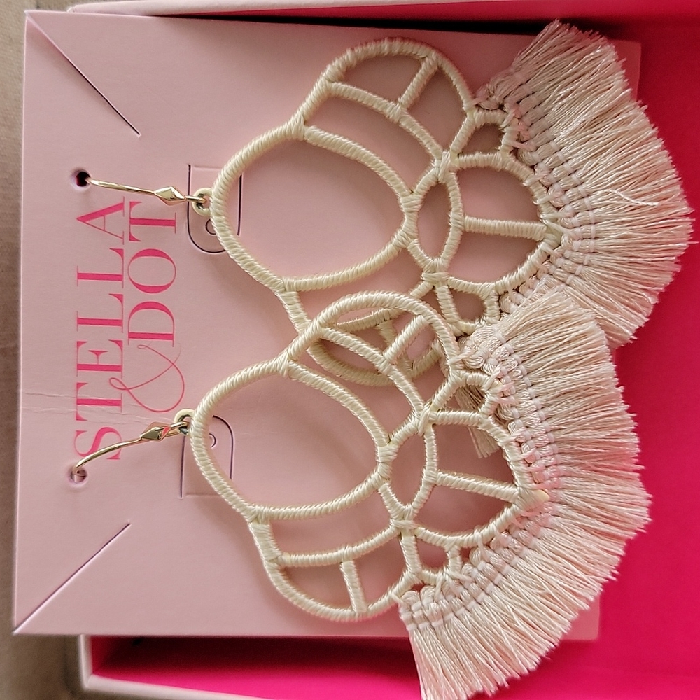 Statement earring NEW